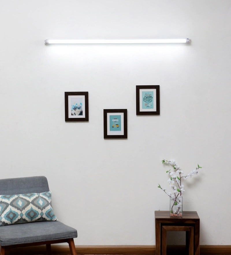 đèn tuýp led gắn tường cung cấp ánh sáng ổn định cho phòng khách
