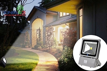 10+ mẫu đèn pha sân vườn tốt nhất 2023 